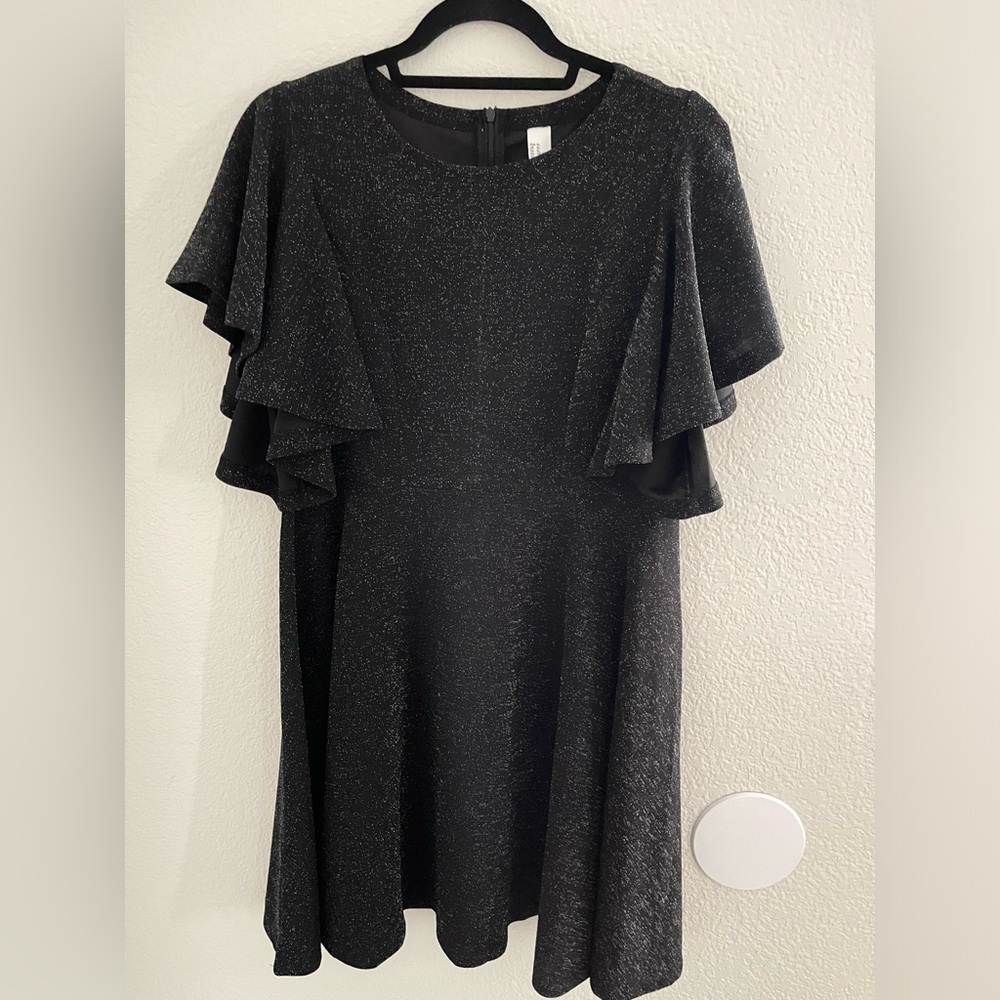 Flutter sleeve short dress